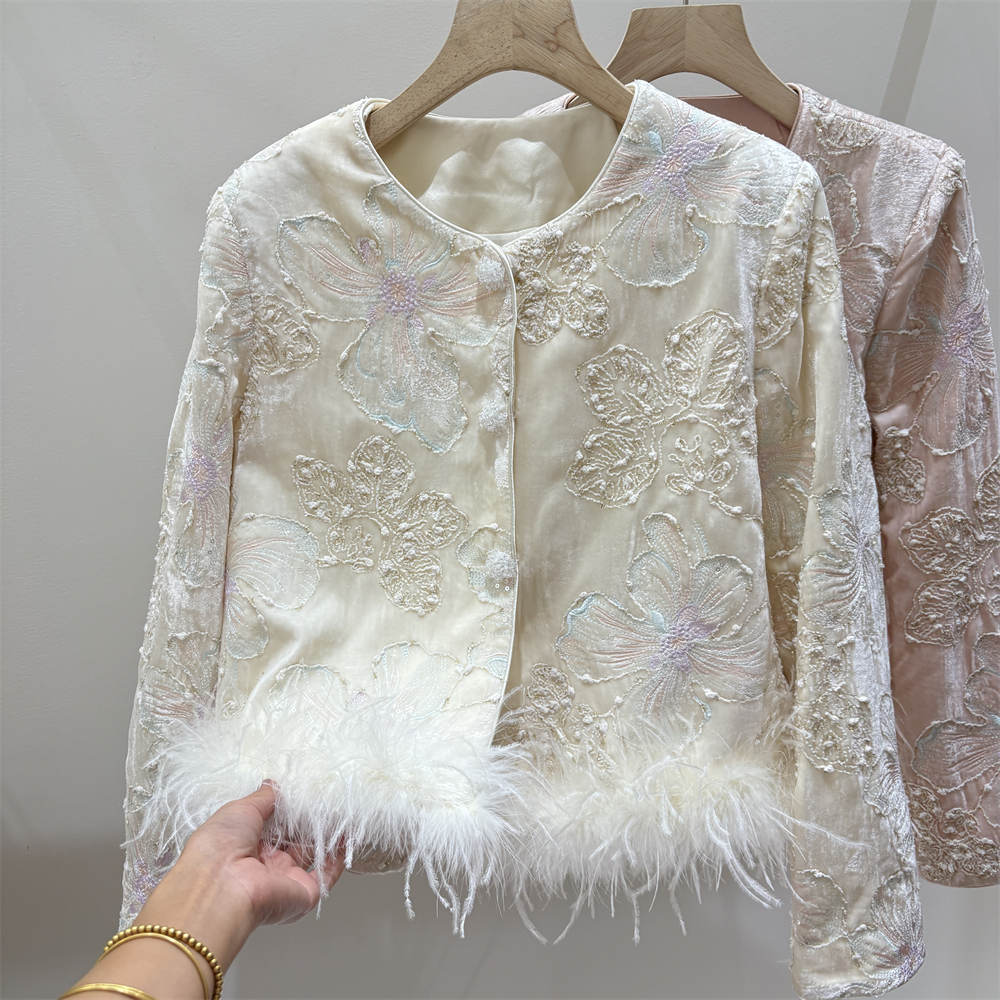 新中式重工亮片刺绣丝绒外套女2025年秋季新款轻奢驼鸟毛洋气上衣
