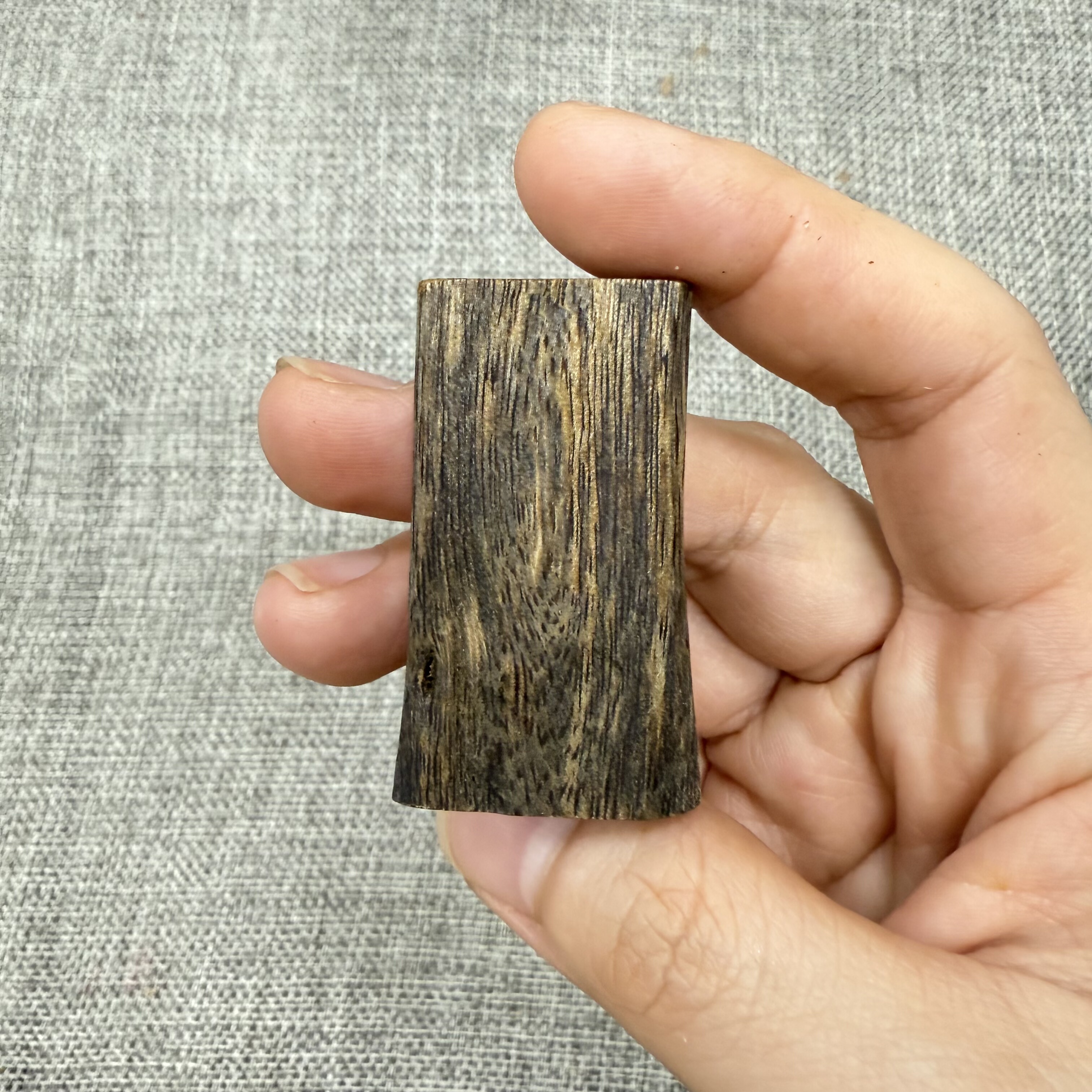 天然棋楠沉香陆河沉水浮牌子高油脂无事牌吊坠6.7克