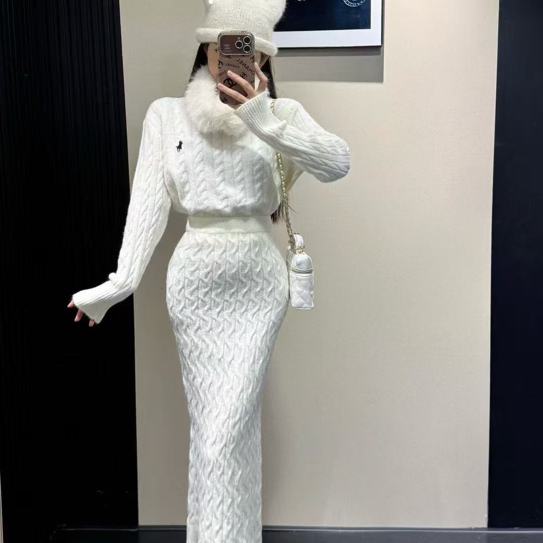 韩系毛毛围巾针织连衣裙秋冬新款气质简约高腰显瘦长裙