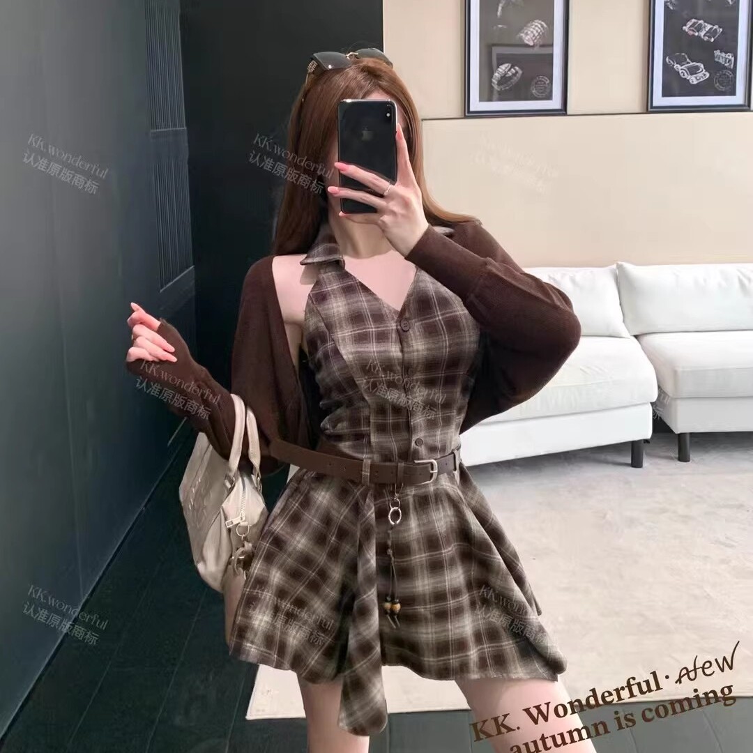 2025秋冬新美拉德复古辣妹翻领挂脖格子连衣裙腰带开衫毛衣套装女