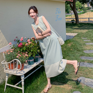 韩版简约无袖背心连衣裙女2025夏季新款独特宽松休闲显瘦圆领长裙图片