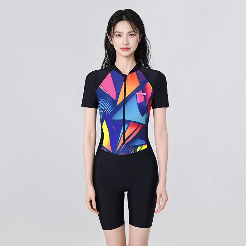 泳衣女款2025新款专业训练游泳馆专用保守大码连体五分裤游泳衣女