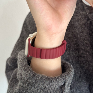 康康的细款磁吸硅胶酒红色表带适用于iwatch987s10se苹果手表表带