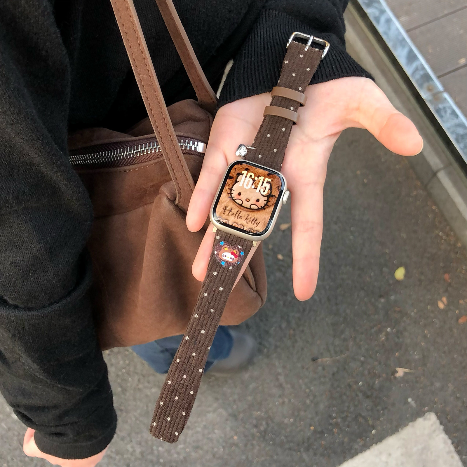康康的秋冬灯芯绒波点KT适用于iwatch11s12se苹果手表可爱表带ins