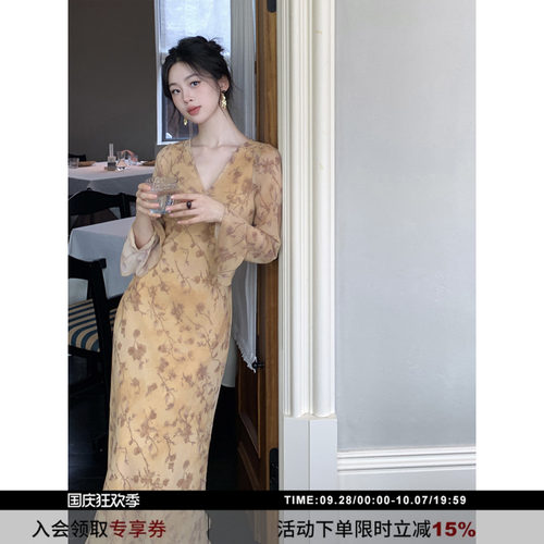 SYT自制温柔仙美喇叭袖连衣裙