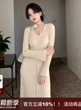 SYT自制 通勤风百搭经典V领坑条修身显瘦套头A字长袖针织连衣裙女