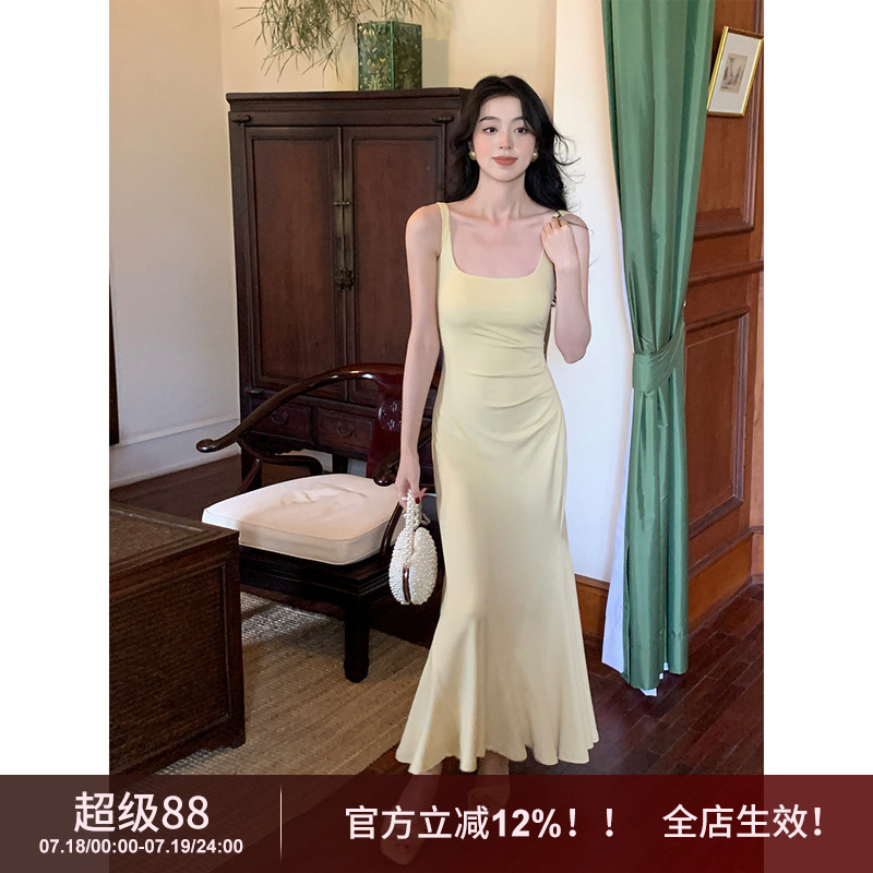 超多用料垂感方领背心鱼尾连衣裙