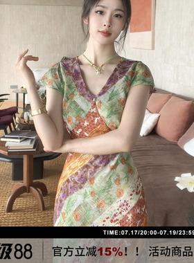 SYT原创 花纹民族风v领显瘦连衣裙女2026春新款飞飞袖撞色印花裙