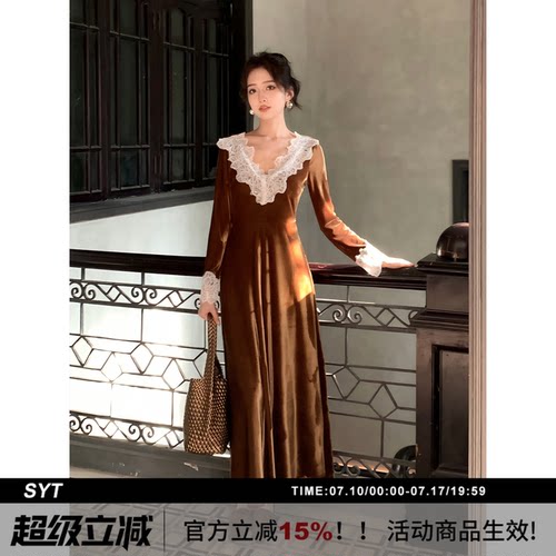SYT自制复古丝绒蕾丝v领连衣裙