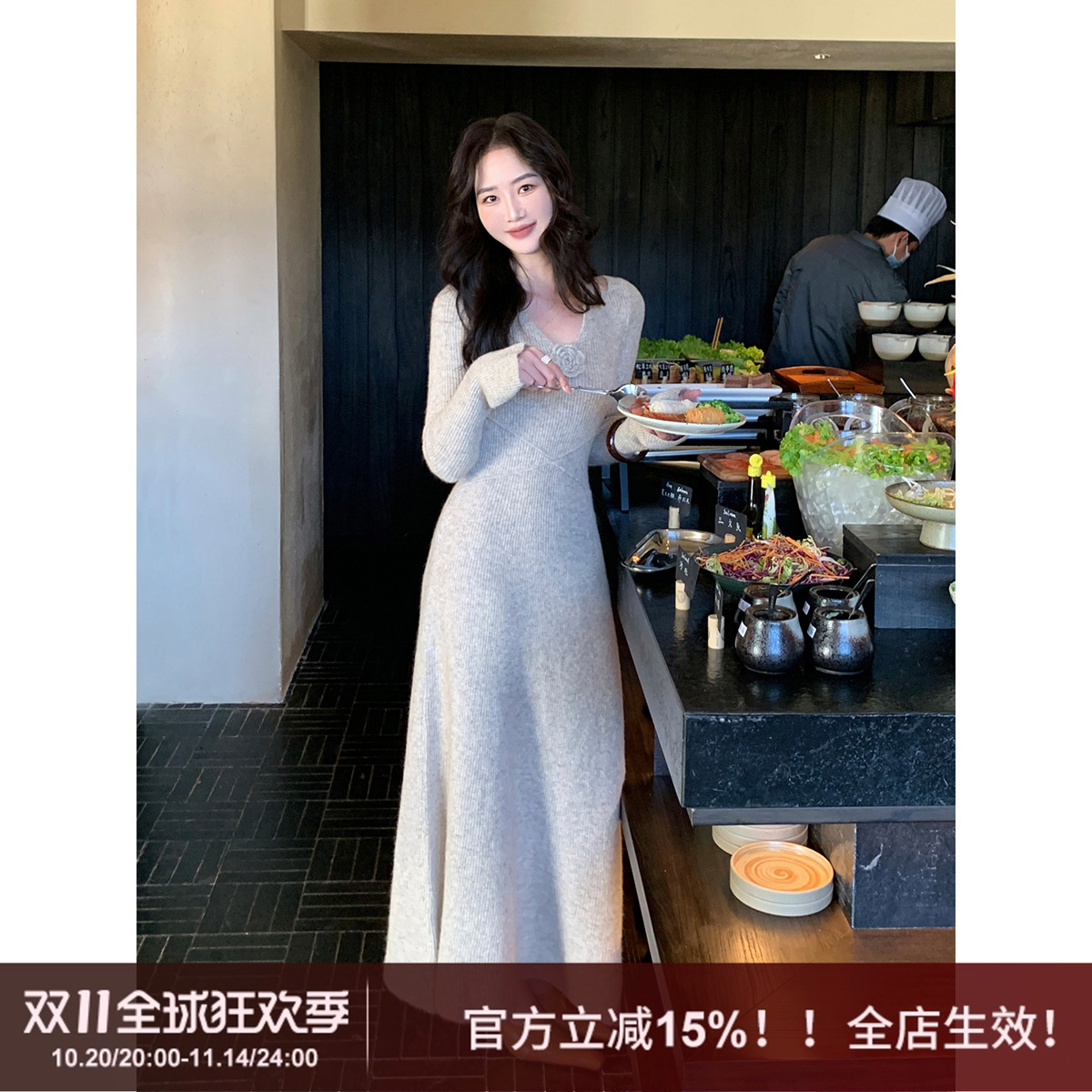 SYT显腰挂脖花朵针织连衣裙