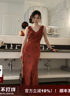 SYT自制 红色复古v领花朵连衣裙女2025秋季新款斜裁显瘦无袖长裙