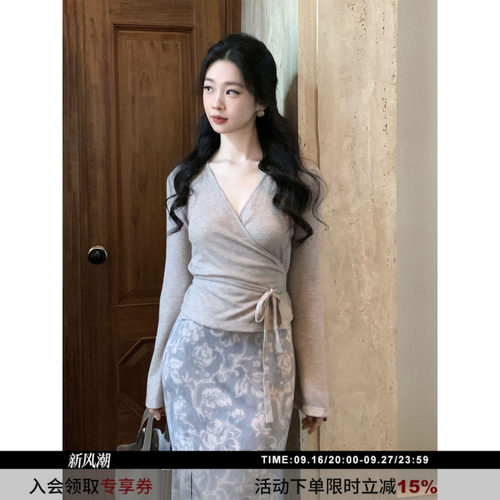 SYT自制港风复古绑带v领上衣T恤