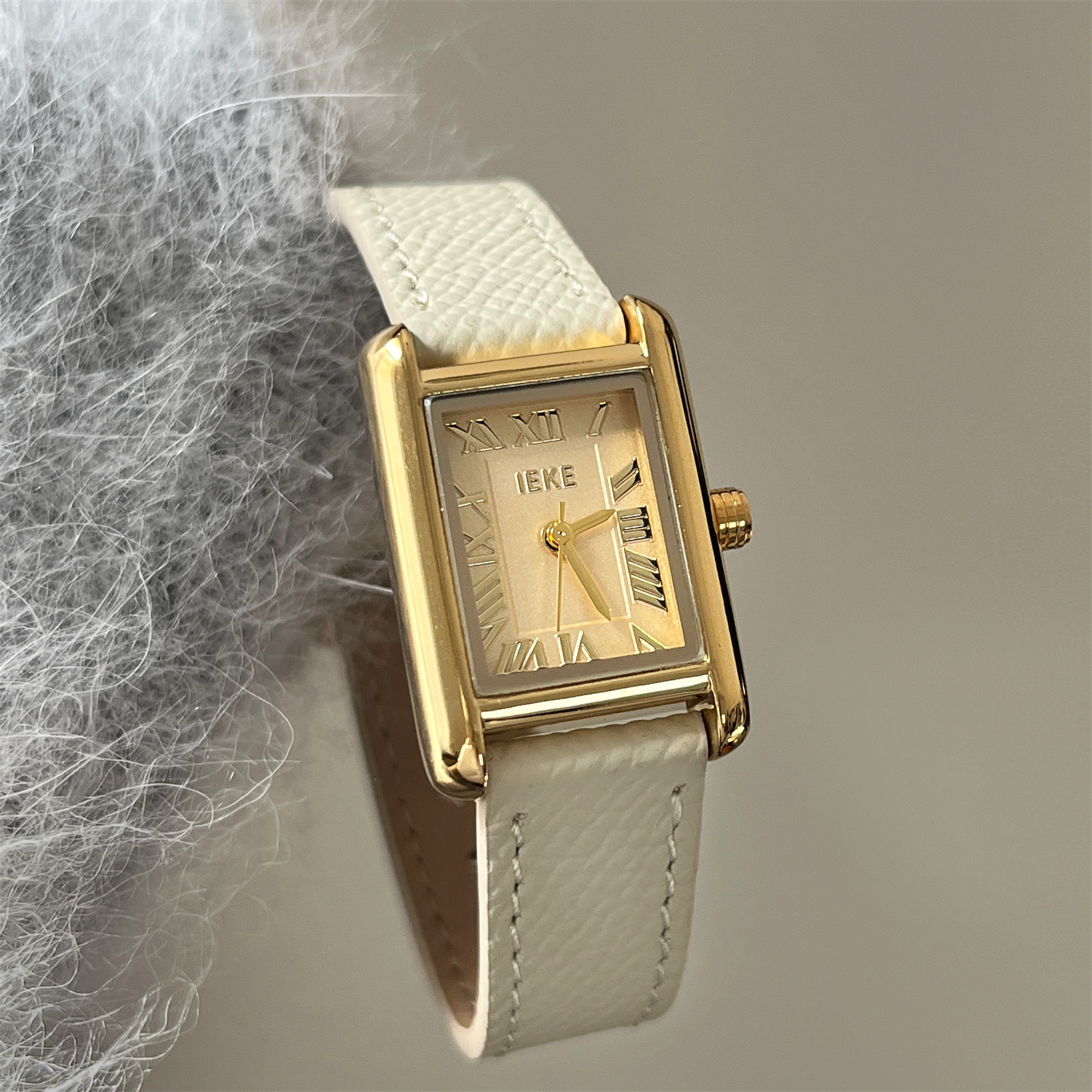 IEKE复古小方形ins风轻奢石英表