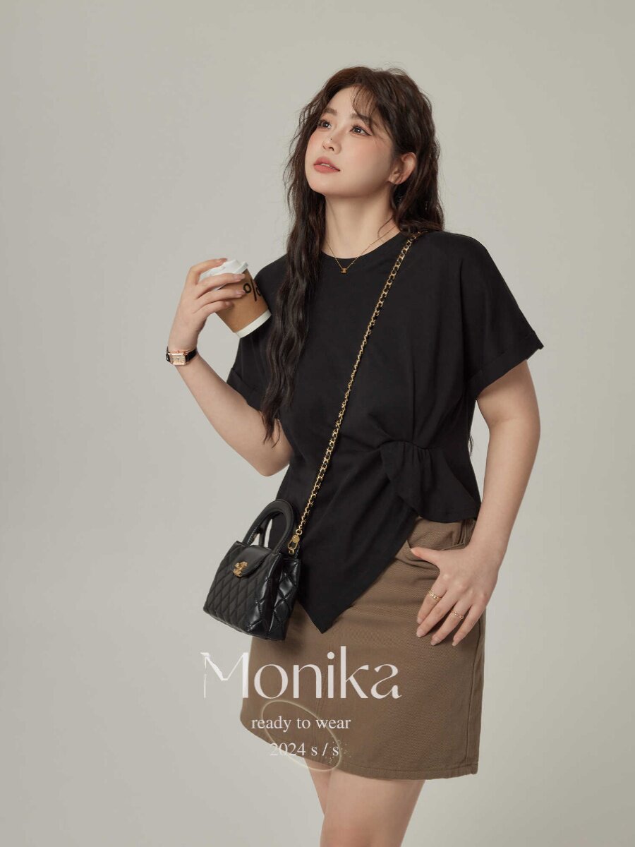 모니카 대형 라운드 넥 반팔 오른쪽 어깨 티셔츠 여성용 여름 신작 슬림 디자인 틈새 불규칙 탑