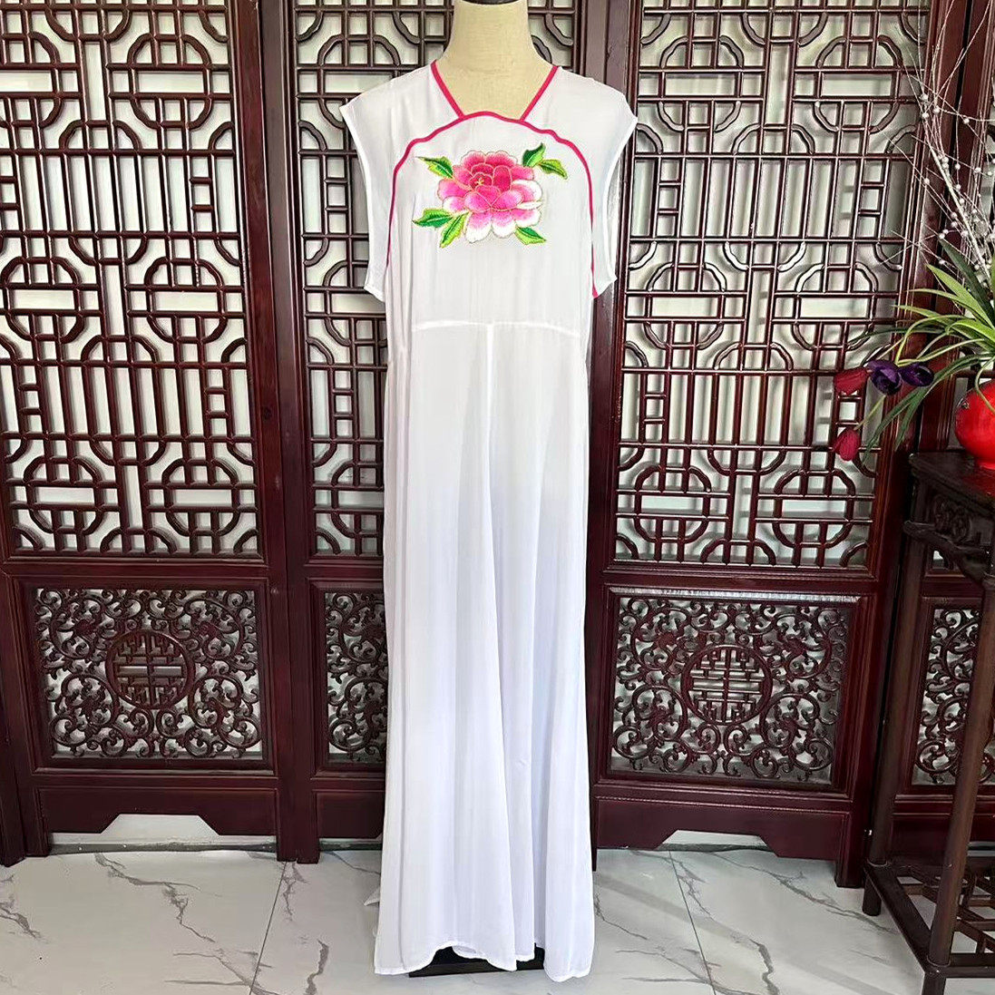 越剧黄梅戏新款花旦小旦连身坎绣花连身裙无袖连身裙绣花内衬裙