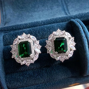 Ear Delicate Stud Bright Zirconia Luxury Green Lady