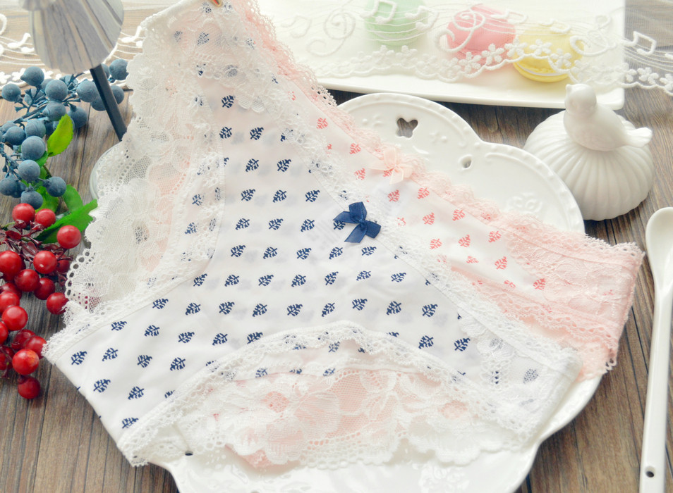 Slip jeunesse sexy en soie Ice - Ref 642262 Image 1