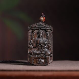 沉香木雕刻十二生肖八大守护神实木佛牌六字真言男女随身平安吊坠