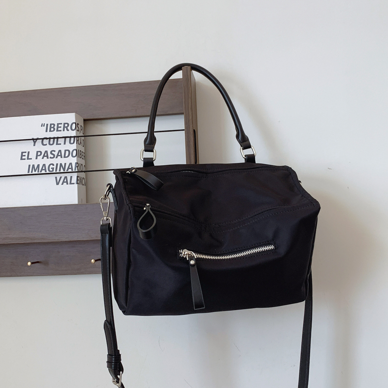 大容量包包女2025新款秋季牛津布单肩托特包上班外出通勤斜挎大包