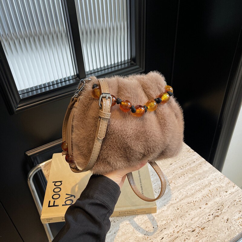 国风新中式毛毛包女秋冬褶皱仿兔毛小水桶包斜挎包百搭串珠手提包