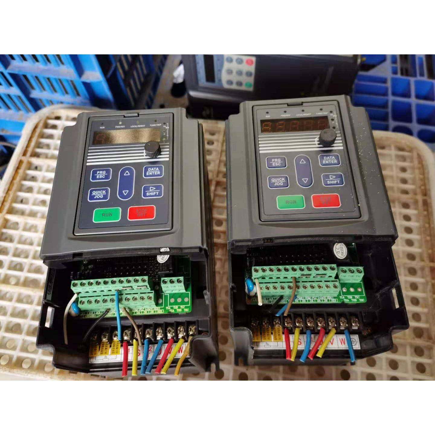 原装正品变频器UCA200E-2R2G/004P-T4 2.2/4KW 包功能正常现货功