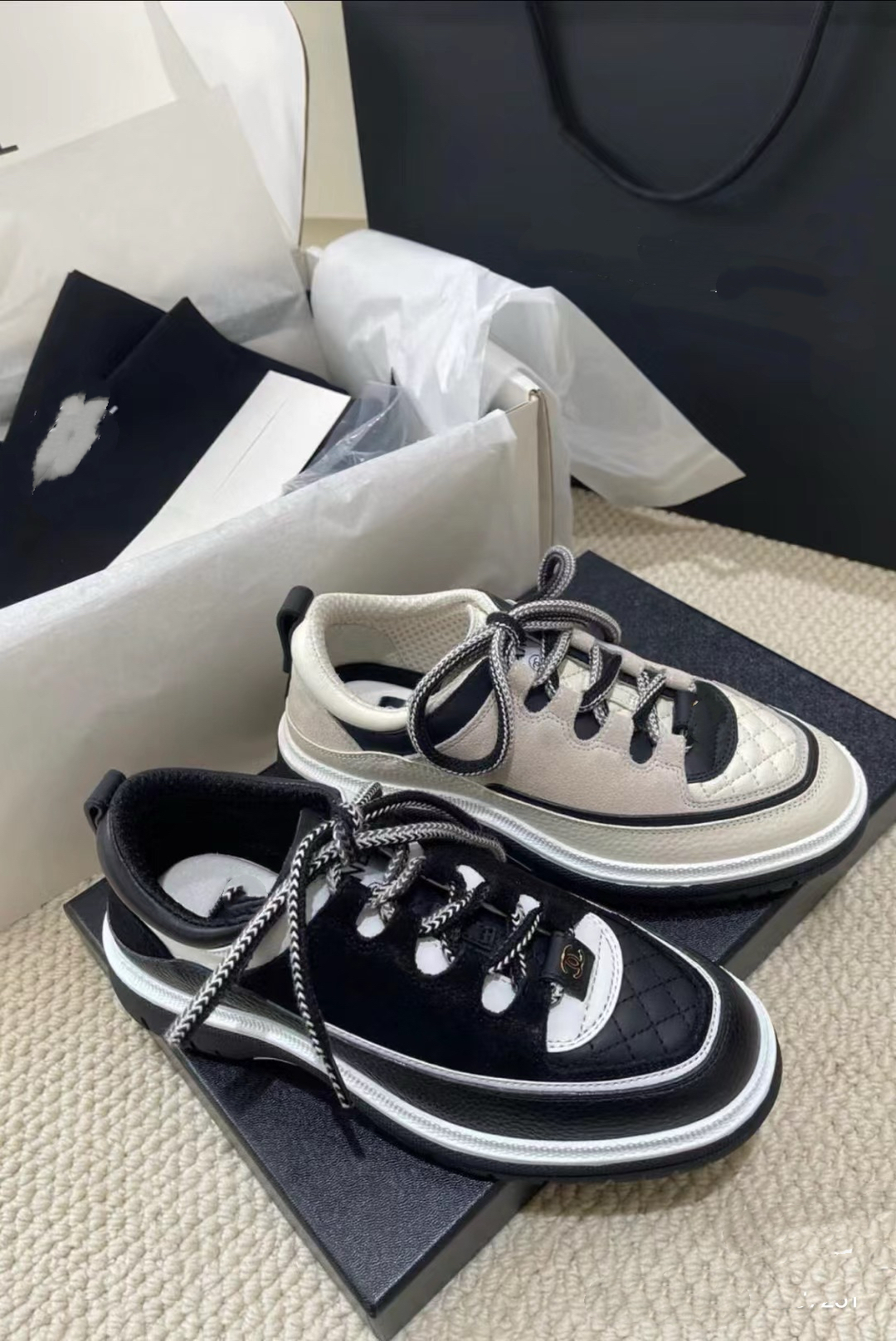 2025春秋季拼色小香风厚底休闲运动鞋女菱格真皮25C黑白熊猫板鞋