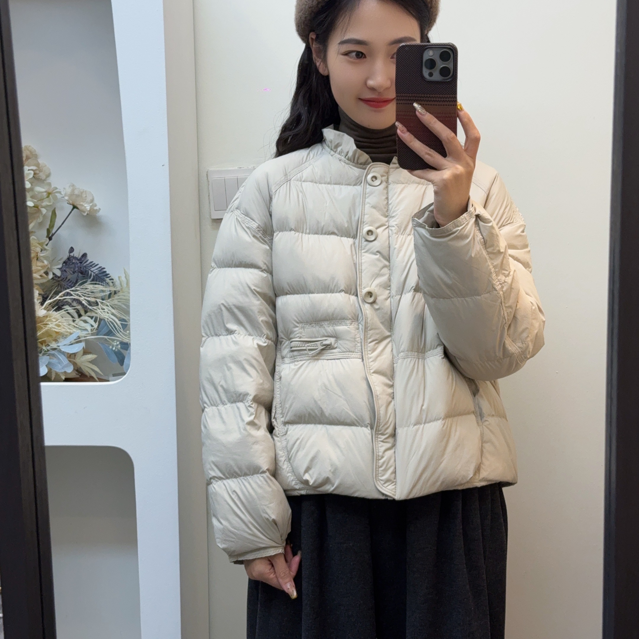 羽绒服女轻薄短款2025冬季新款时尚花边领小个子宽松百搭保暖外套