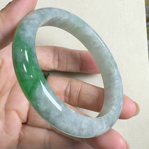天然翡翠冰糯阳绿手镯58.3mm