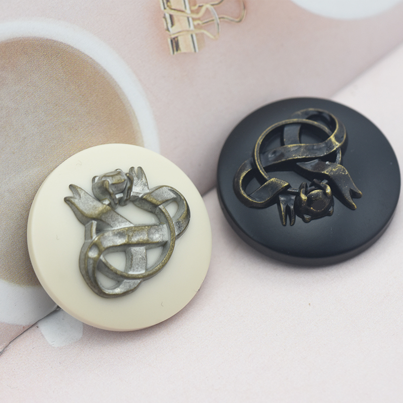 DSG夏新品纽扣钻石彩带造型树脂双拼金属手缝女装连衣裙开衫钮扣