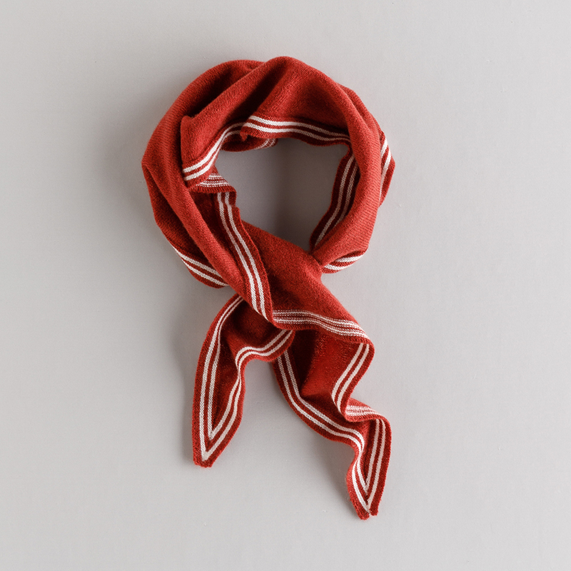 穿孔拼色纯羊绒小三角巾护颈围脖