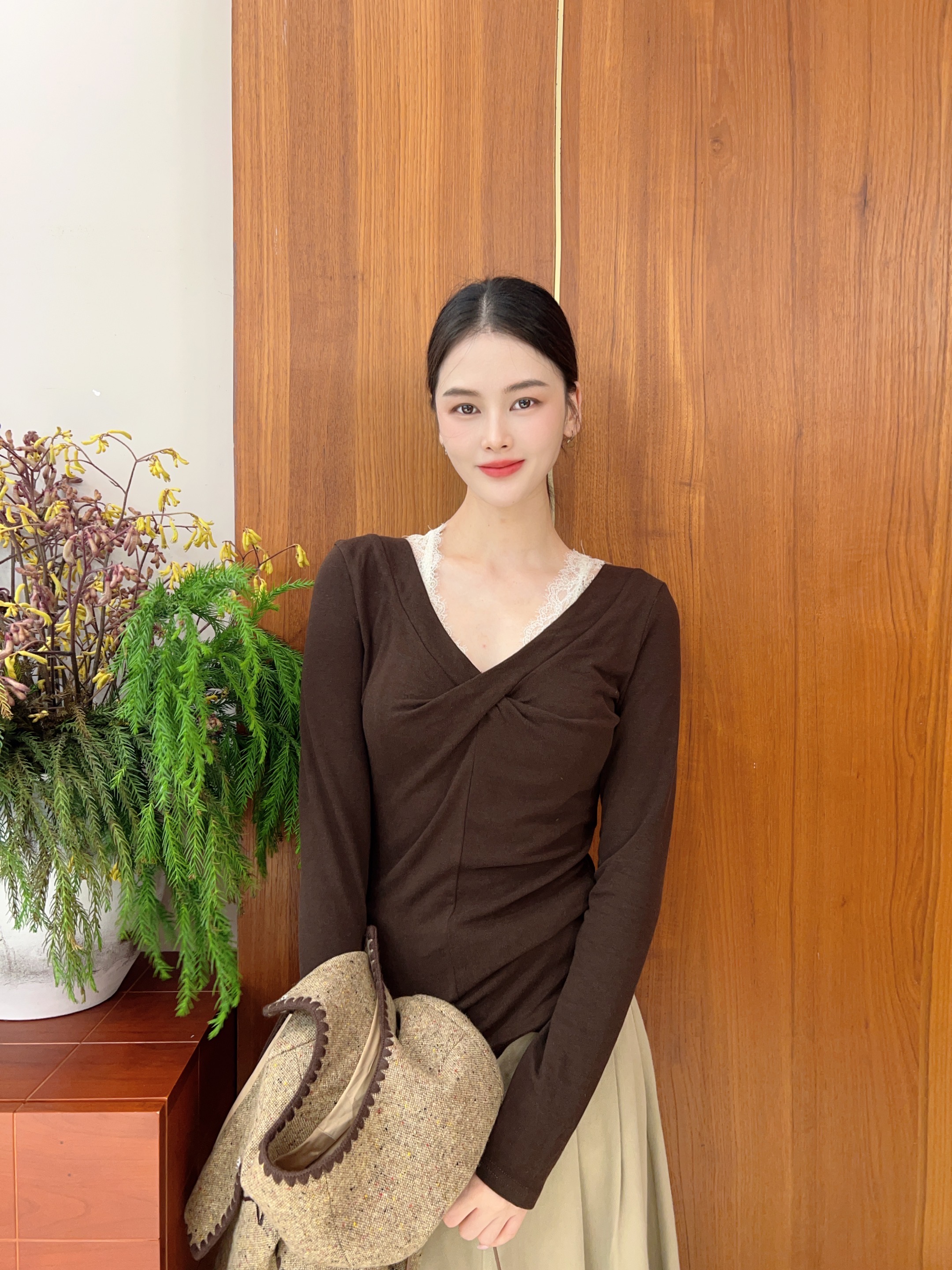 MissYu2025秋季新款韩版时尚显瘦长袖女士设计感小众修身蕾丝T恤