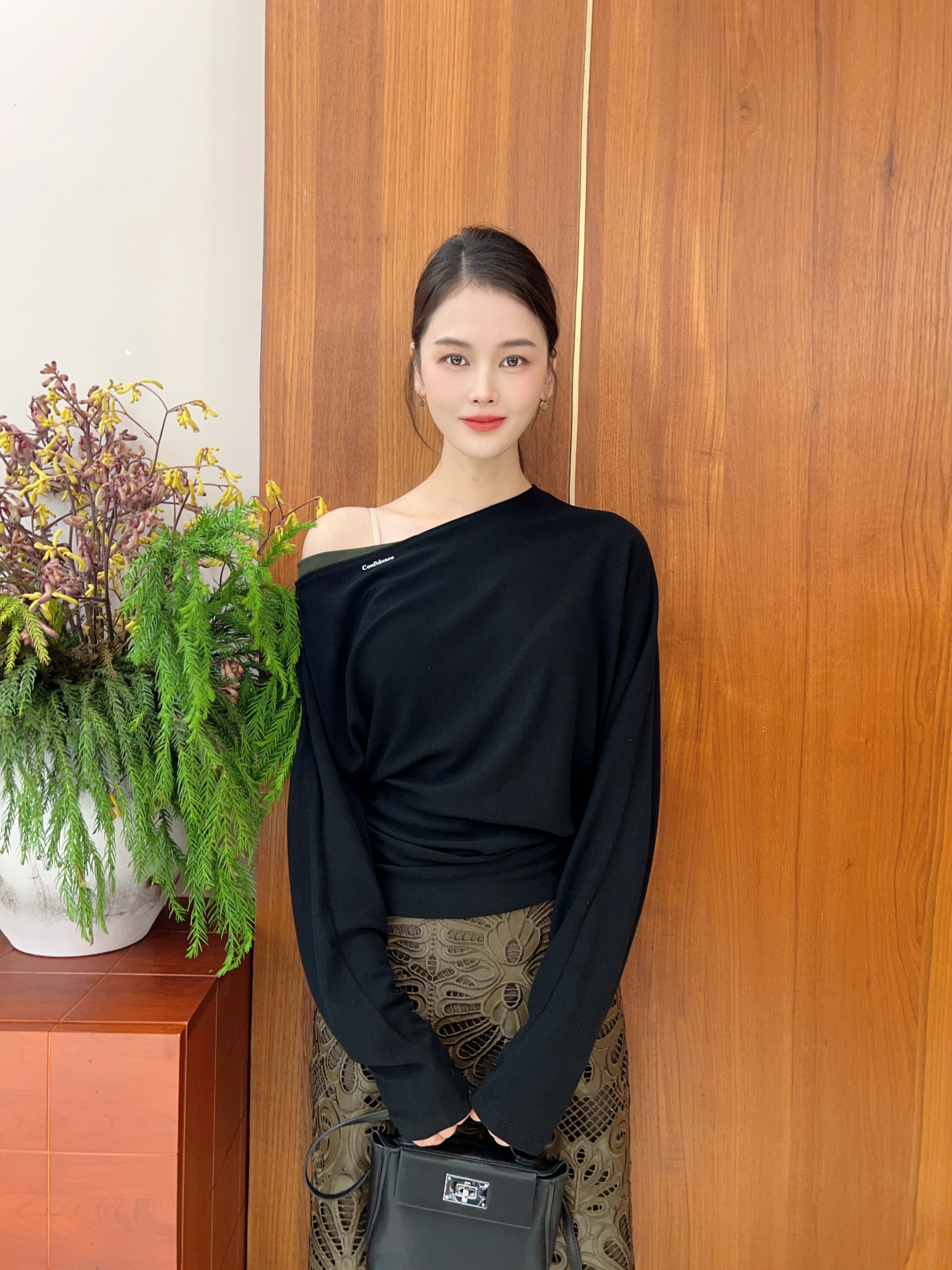 MissYu2025秋季新款韩版时尚显瘦长袖T恤女设计感小众宽松露肩
