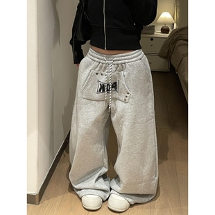 布零零字母灰色加绒卫裤女秋冬加厚宽松弯刀阔腿美式休闲运动裤男