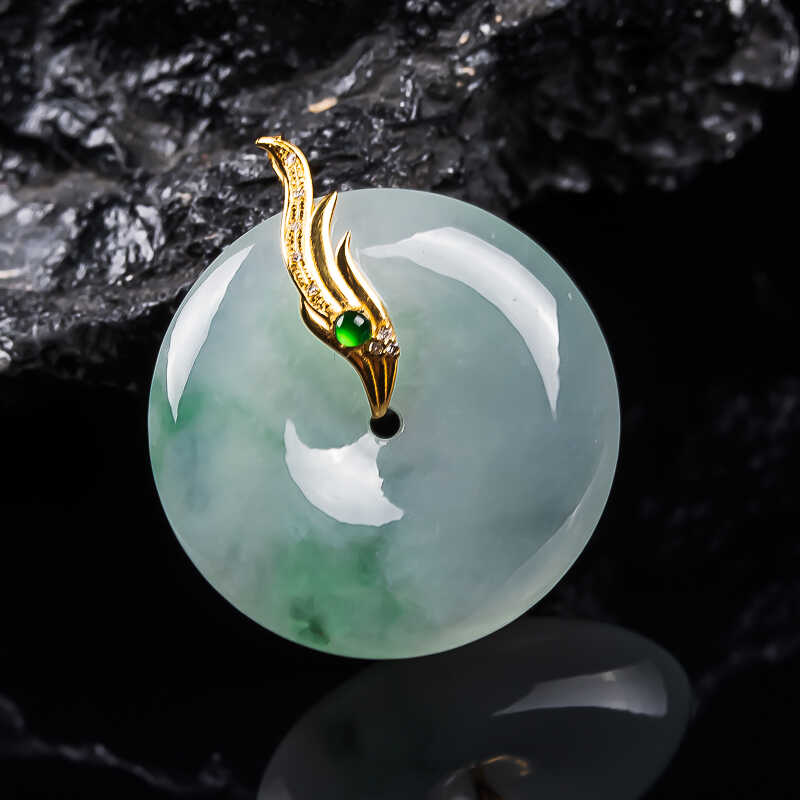 冰种透亮吊坠缅甸翡翠玉石挂件