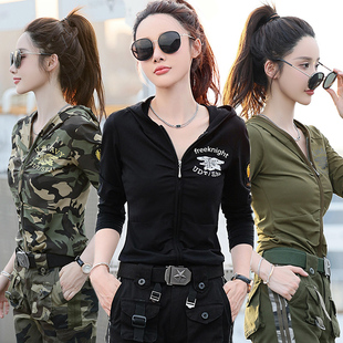 春夏上衣黑色长袖t恤女连帽迷彩休闲宽松2024新款工装显瘦水兵舞