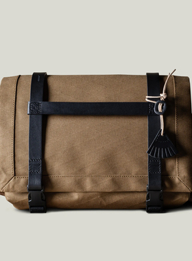 英国潮牌 Hard Graft 新款 便携规格 信使包 通勤背包 相机背包