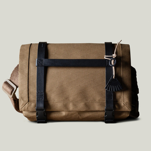 英国潮牌 Hard Graft 新款 便携规格 信使包 通勤背包 相机背包