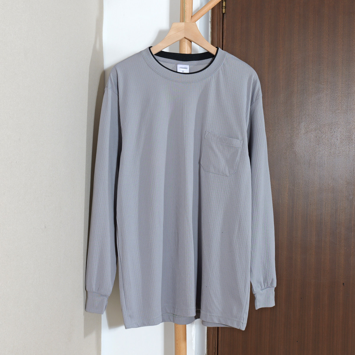 2025年秋季新款女装宽松纯色长袖休闲风T恤衫口袋简约百搭显瘦潮