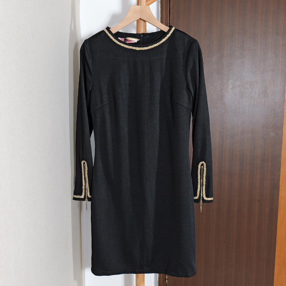 春秋款新品女装修身显瘦中长款长袖休闲风圆领连衣裙子直筒裙潮流