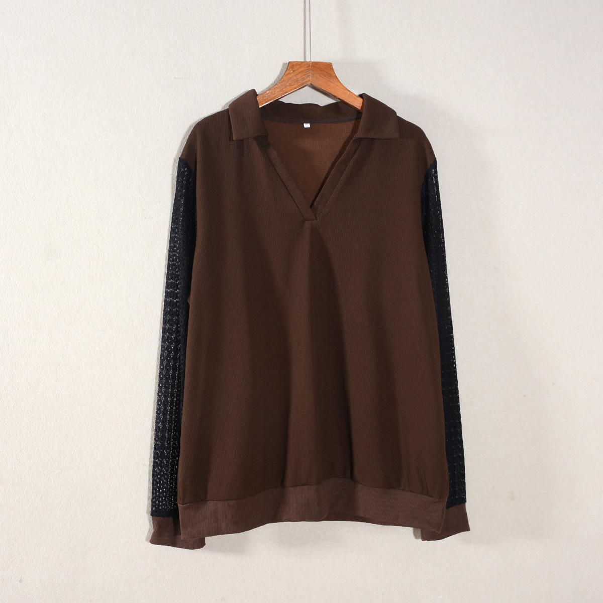 2025年秋款新品女装镂空拼接休闲风长袖宽松V领纯色T恤衫上衣服潮