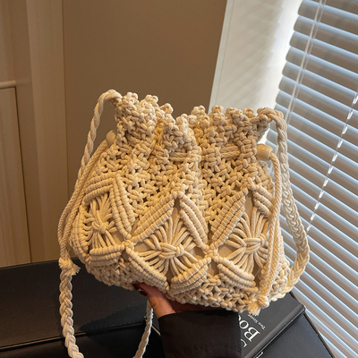 夏季流行针织水桶包女