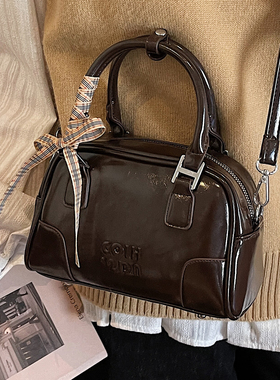 韩系复古学院风手拎包女式2026新款冬季流行百搭高级感单肩斜挎包