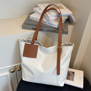 休闲牛津布上班通勤包女2025新款 轻便百搭大容量单肩包托特包 秋季