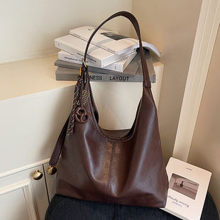 时尚美拉德大容量托特包女式2026新款百搭复古质感上班单肩通勤包