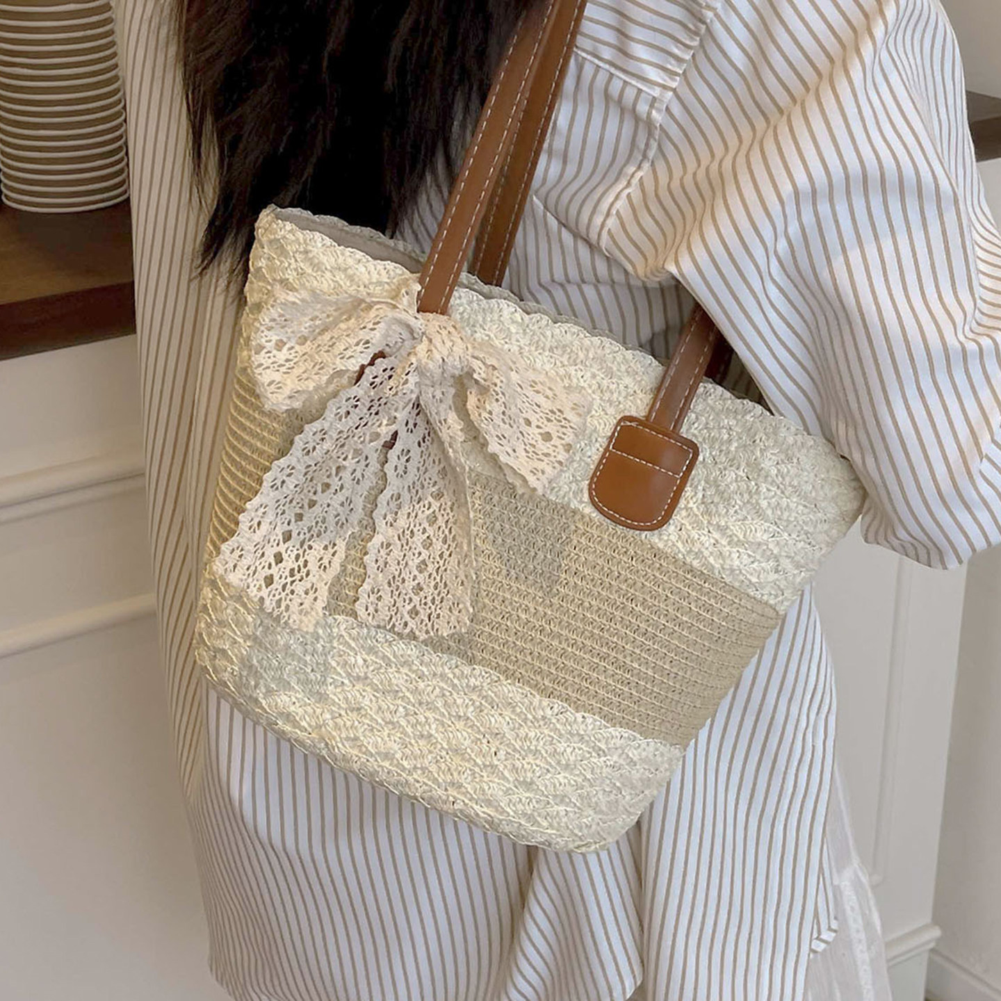 春日百搭时尚撞色草编包女式2026新款法式小清新编织菜篮包托特包