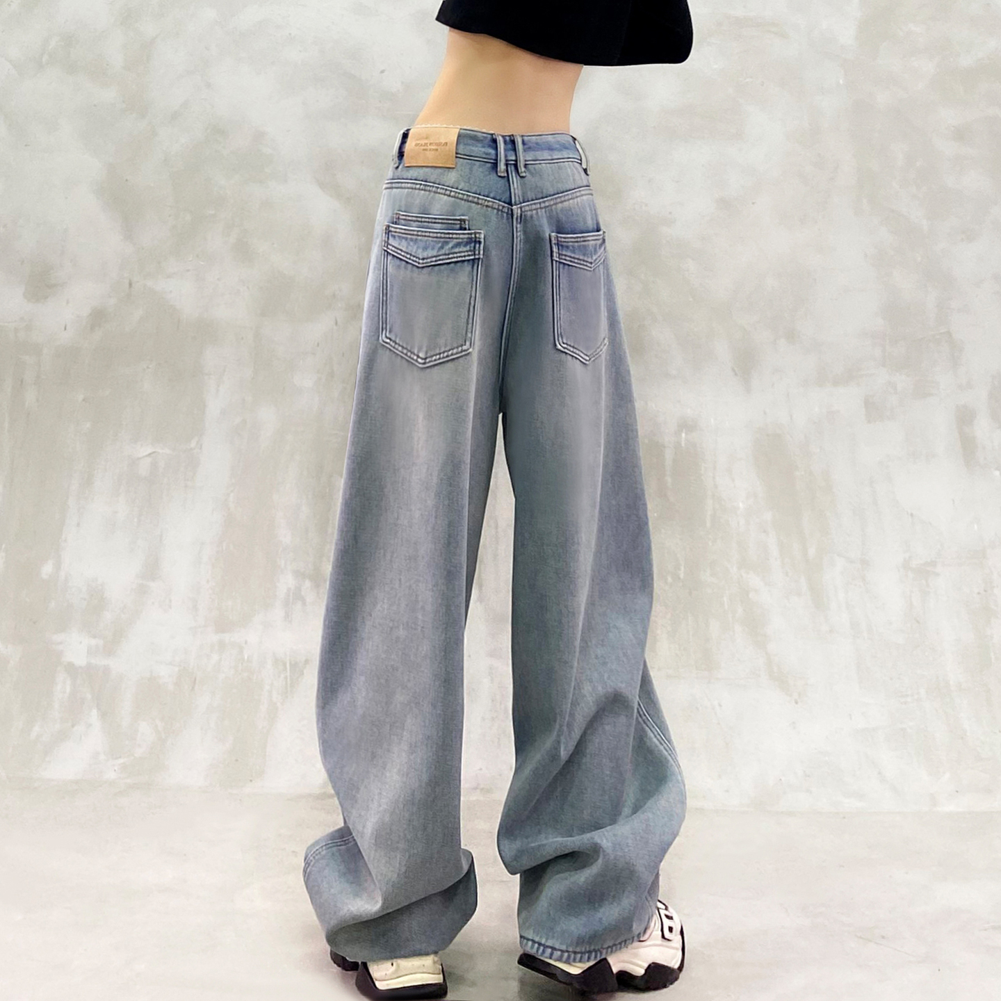 帅气口袋设计垂感加绒休闲牛仔裤