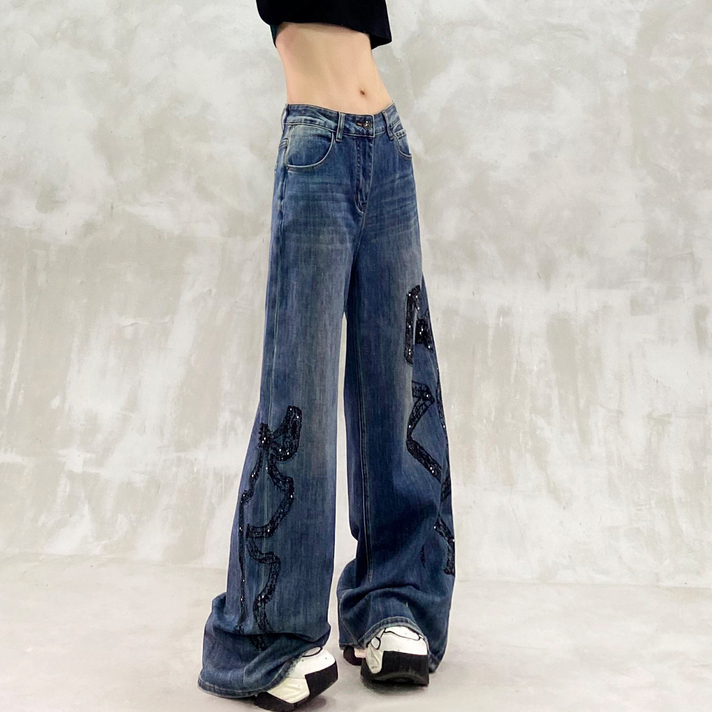 个性印花烫钻装饰休闲牛仔裤女春新款高腰宽松显瘦百搭直筒阔腿裤