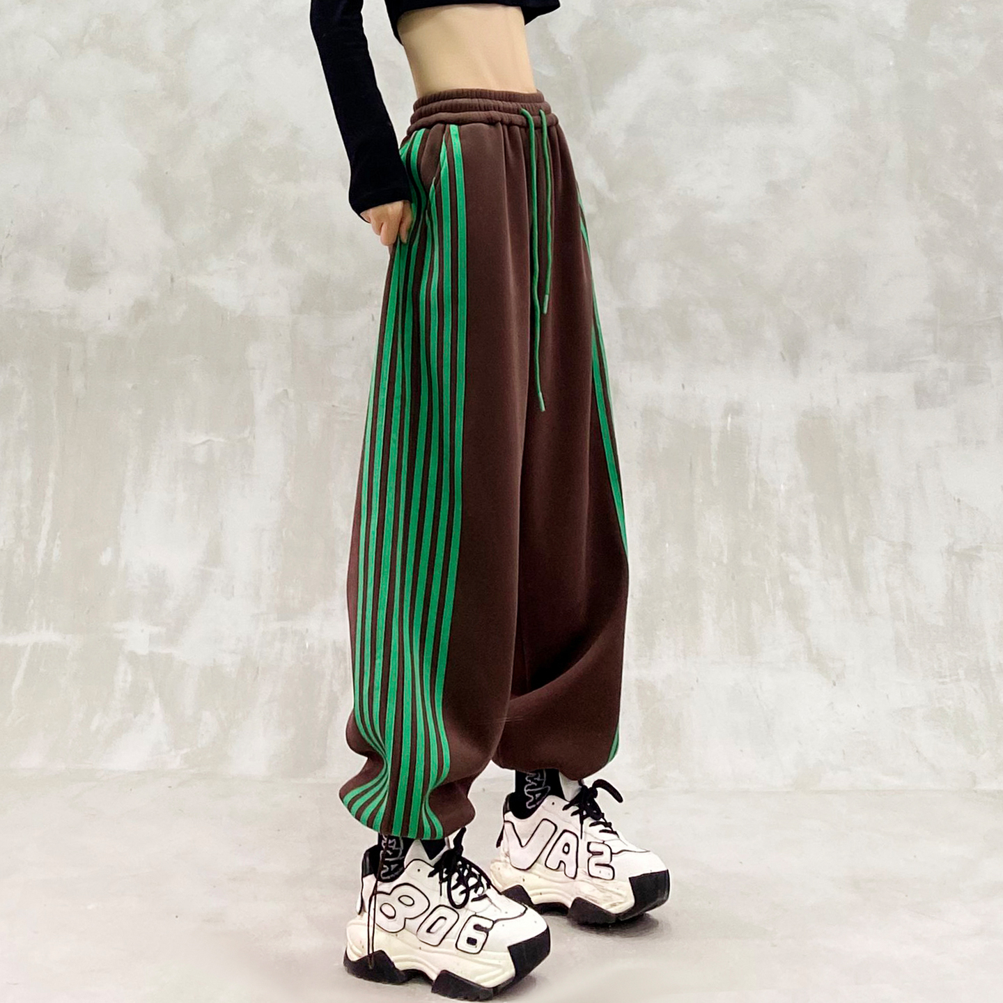 侧边拼色条纹设计加绒休闲裤