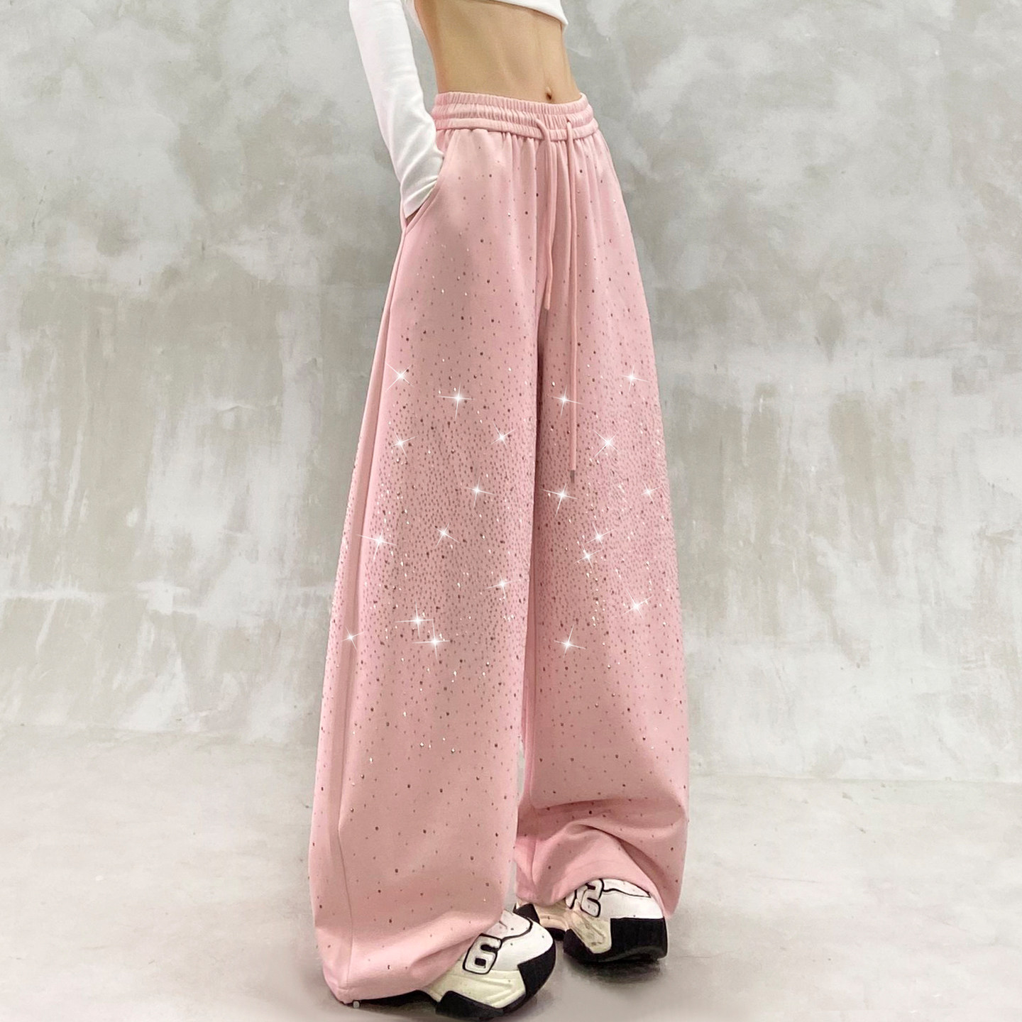 闪亮烫钻装饰垂感运动休闲裤女春新款高腰宽松显瘦百搭直筒阔腿裤