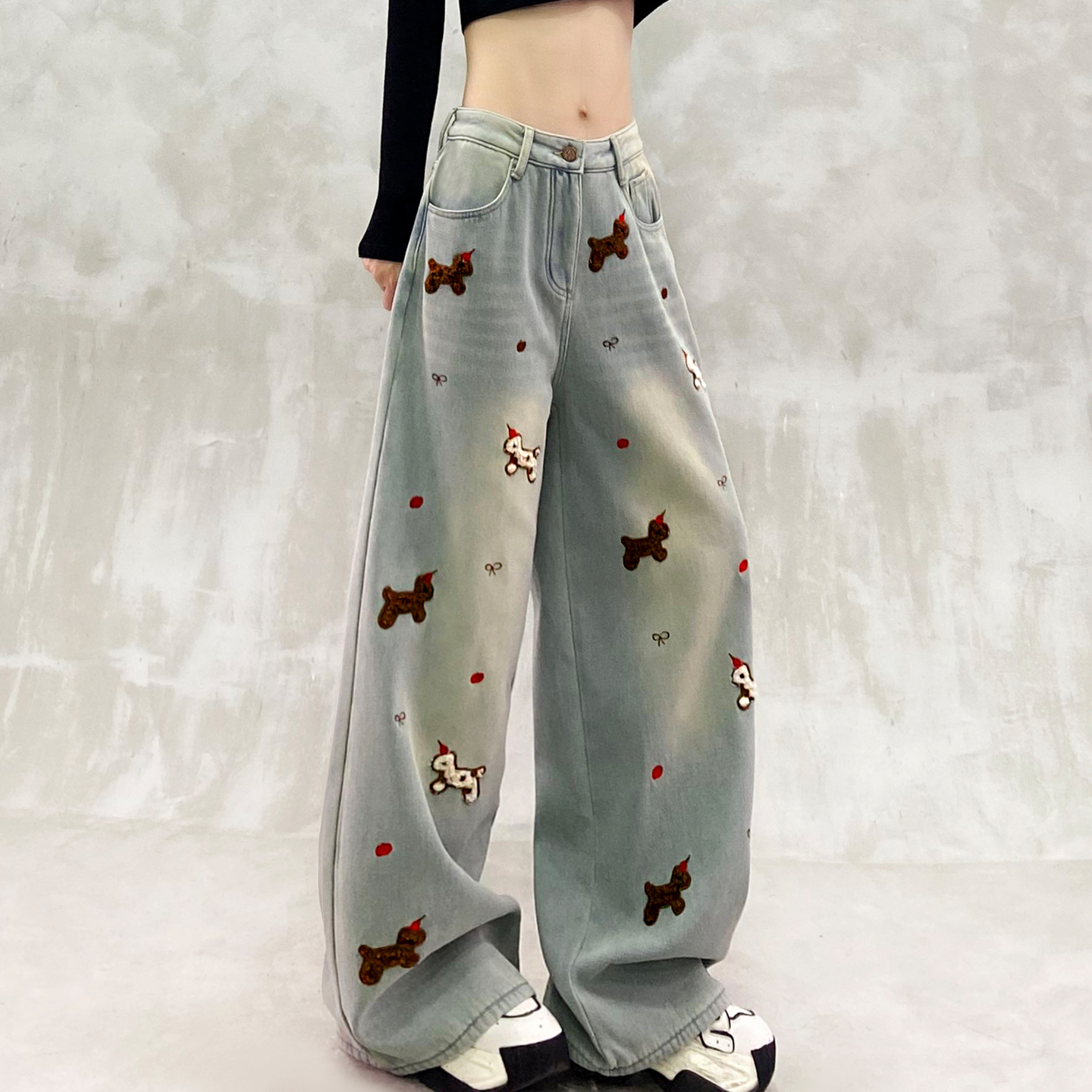 帅气刺绣装饰加绒休闲牛仔裤女冬新款高腰宽松显瘦百搭直筒阔腿裤